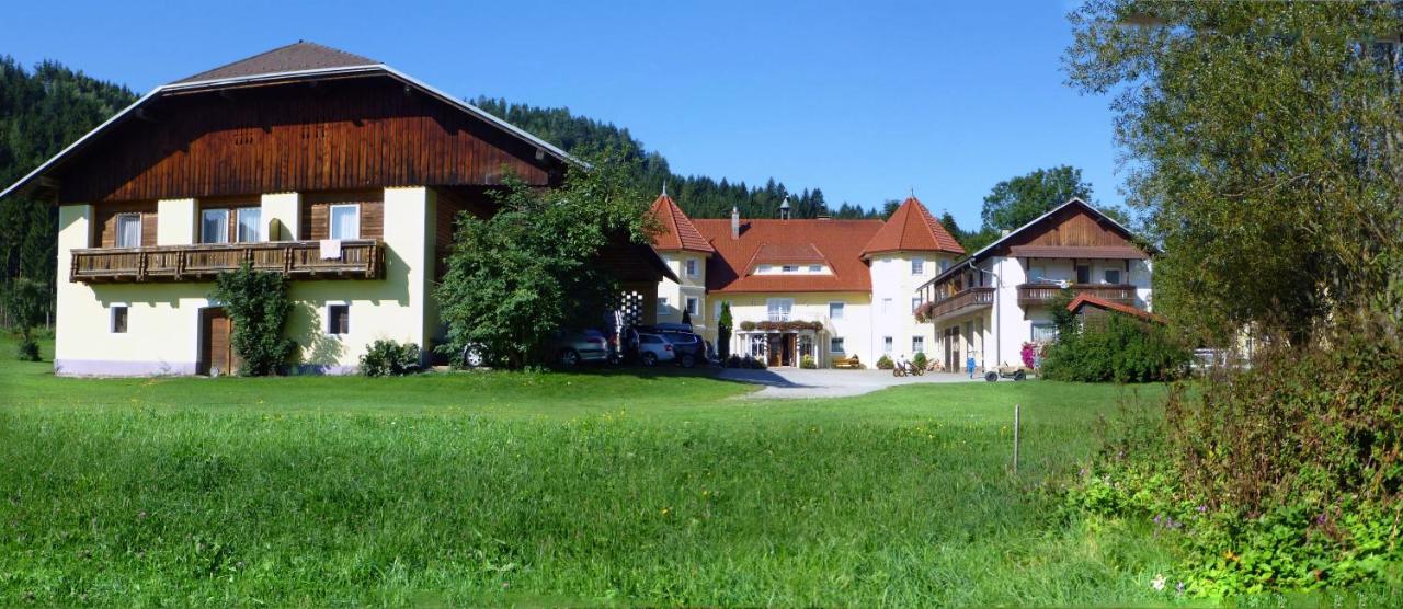 Ferien Am Talhof Hotel Sankt Urban Bagian luar foto